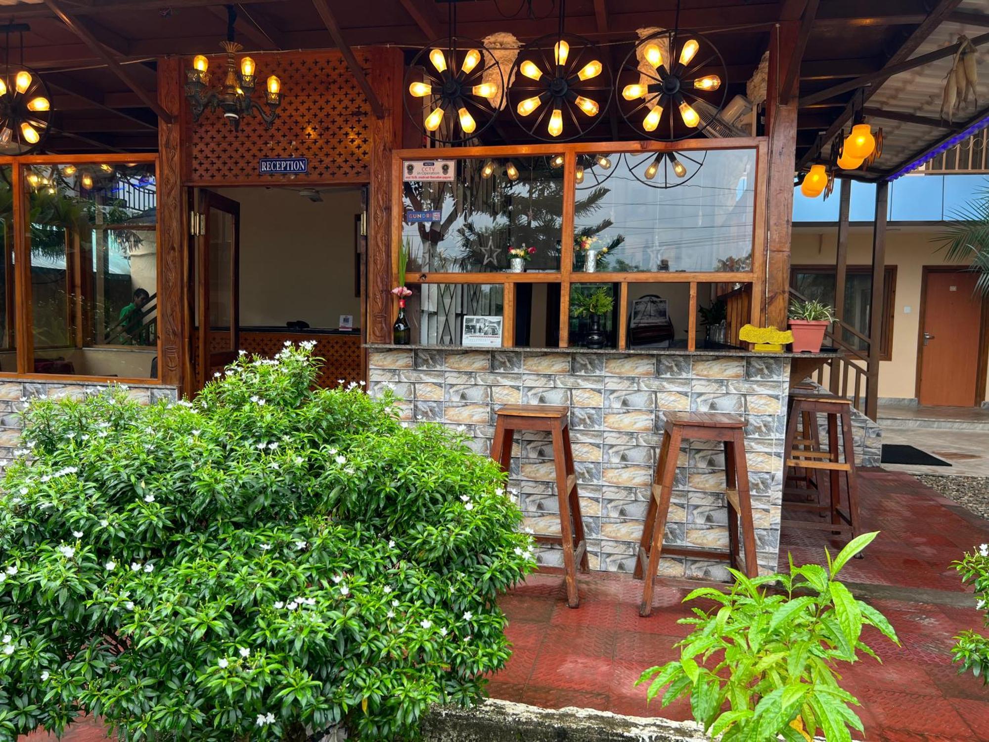 Ama Garden Sauraha Hotel Exterior photo