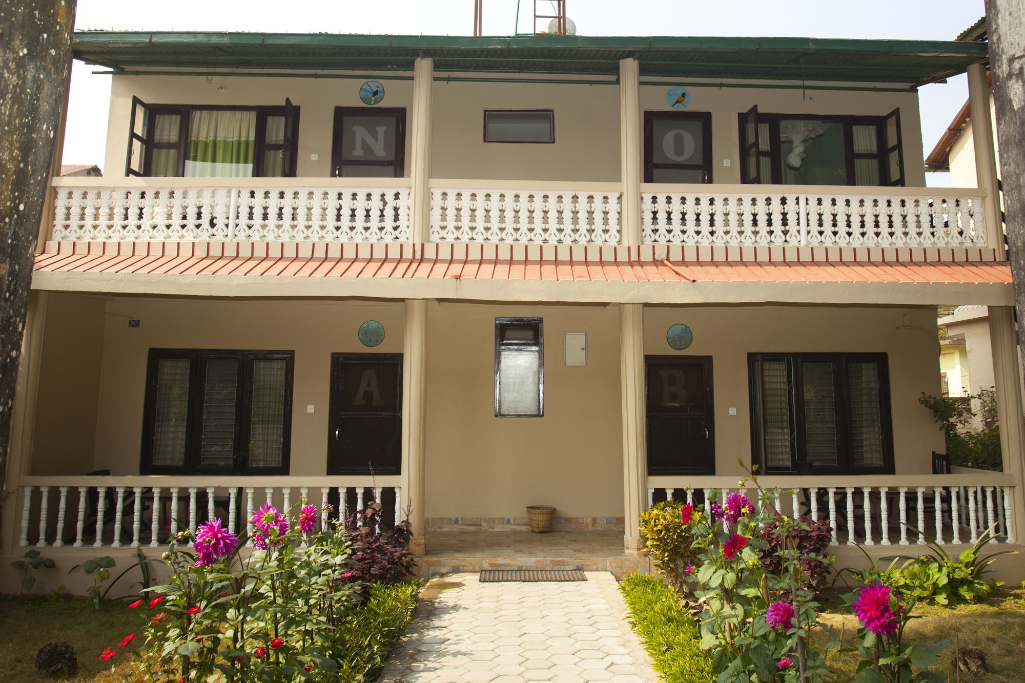 Ama Garden Sauraha Hotel Exterior photo